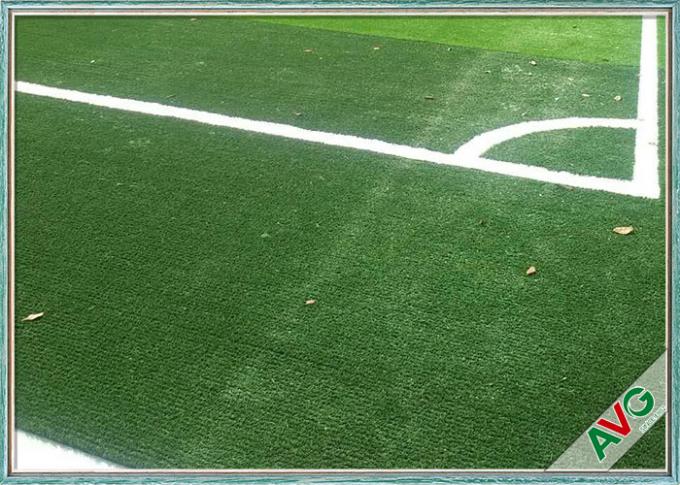 Fausse herbe durable de synthétique du football de couleur verte de Dtex de fil du gazon 13000 du football 0