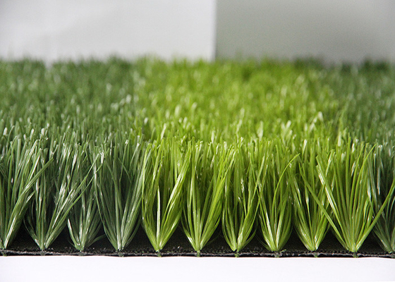 LA CHINE Largeur pelouses fausses d'herbe de 2M/de 4M Sports Artificial Turf pour la décoration extérieure fournisseur