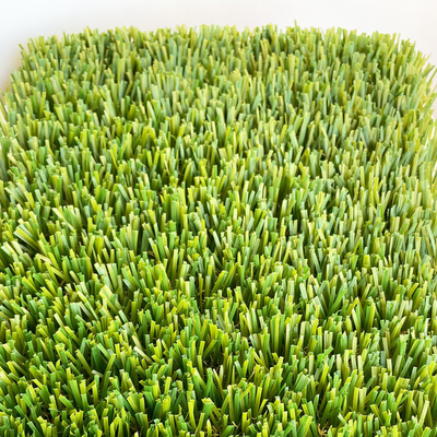 LA CHINE C forment pp bouclés font du jardinage herbe artificielle pour la taille de pile des régions de loisirs 50mm fournisseur