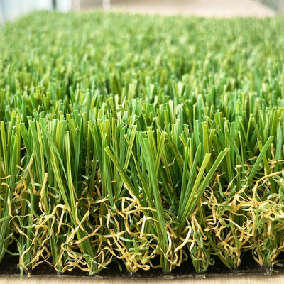 LA CHINE Herbe artificielle de gazon de bonne taille de la rigidité 45mm pour aménager le jardin en parc fournisseur