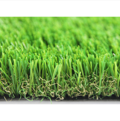 LA CHINE Taille de la rigidité 50mm de faux tapis d'herbe de jardin de pelouse de paysage bonne fournisseur