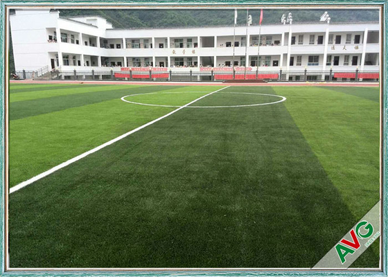 LA CHINE Le PE de monofil folâtre le certificat artificiel d'OIN d'herbe du football artificiel de gazon fournisseur