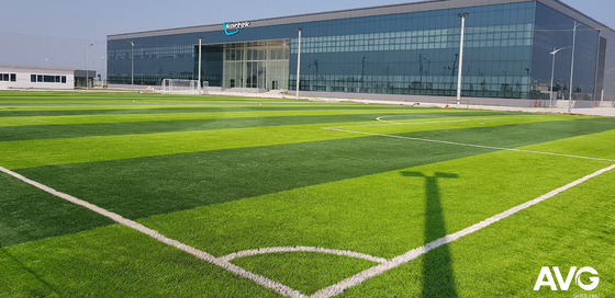LA CHINE Directionnel multi de bon de la rigidité 45mm de taille gazon artificiel du football pour le roulement de boule fournisseur