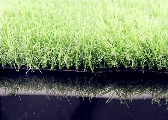 LA CHINE herbe artificielle de regard durable de jardin de 55mm la vraie tapisse l'élasticité élevée fournisseur