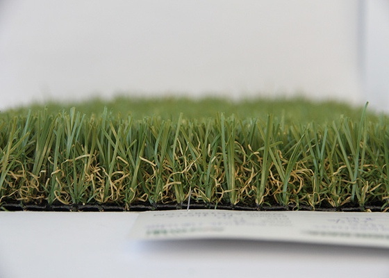 LA CHINE Herbe artificielle d'intérieur molle épaisse pour aménager l'herbe en parc en caoutchouc de granules fournisseur