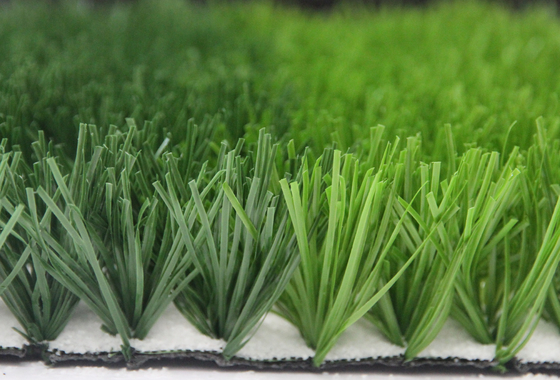 LA CHINE Herbe synthétique de regard naturelle de terrain de jeu, gazon artificiel du football de Futsal fournisseur
