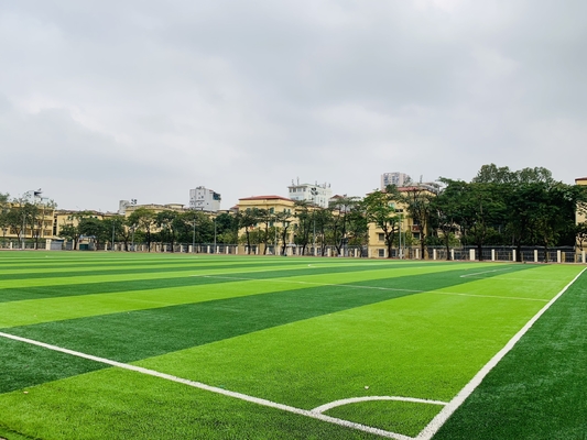 LA CHINE gazon artificiel de gazon de profession de 45mm d'herbe du football artificiel synthétique de Cesped pour le plancher de sport fournisseur