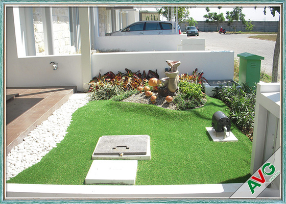 LA CHINE Plénitude Emerald Green Artificial Grass Turf extérieur pour l'aménagement extérieur/jardin fournisseur