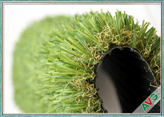 LA CHINE Le tapis synthétique de gazon d'herbe de stabilité de couleur pour les carrelages commerciaux font du jardinage herbe fournisseur
