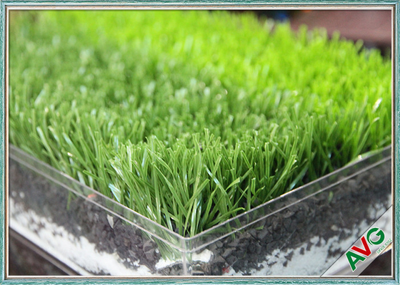 LA CHINE Pelouse artificielle synthétique du football de terrain de football de lancements artificiels verts extérieurs d'herbe fournisseur