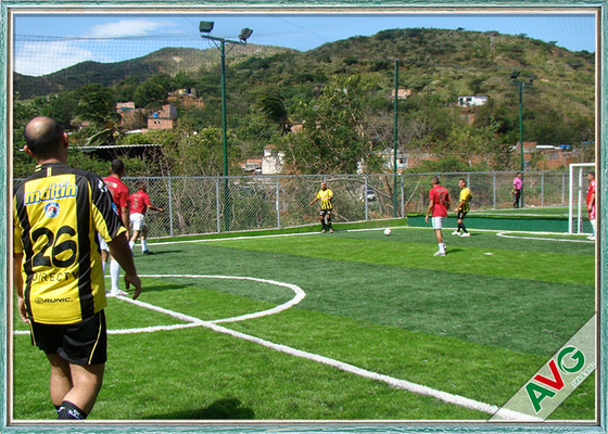 LA CHINE Taille UV du PE 40mm de résistance de Futsal de gazon d'herbe artificielle à haute densité du football antidérapage fournisseur