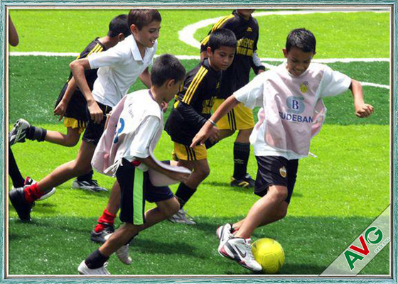 LA CHINE Gazon artificiel d'herbe du football extérieur avec l'herbe artificielle de soutien durable de matériel de PE pour Futsal fournisseur