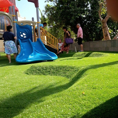 Code artificiel de la vague 174 de tapis d'herbe de jardin onduleux étroit de monofilament fournisseur