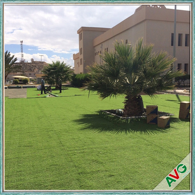 L'aménagement artificiel de jardin d'herbe engazonnent 40mm pour des enfants jouent le centre fournisseur