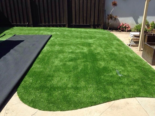 Herbe artificielle de gazon de Landscraping de pelouse synthétique pour la pelouse de jardin fournisseur