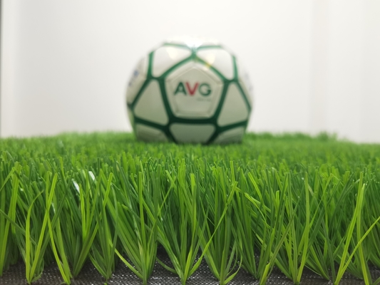 L'herbe artificielle tapissent de faux sports d'herbe parquetant 55mm pour la cour du football fournisseur