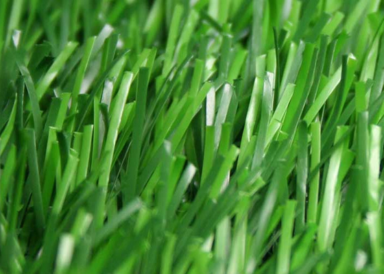 Favorable à l'environnement Anti-UV de aménagement de tapis artificiels d'herbe en métal libre fournisseur