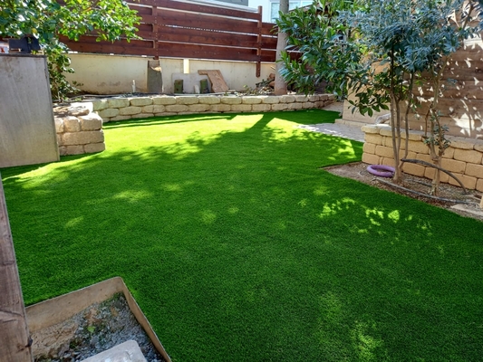 Herbe artificielle de gazon de tapis synthétique d'herbe de Gazon Synthetique pour la décoration de jardin fournisseur