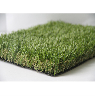 Favorable à l'environnement incontestable de tapis d'herbe artificielle verte synthétique de jardin fournisseur