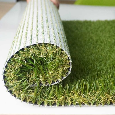 Antiéblouissant artificiel de couverture de pelouse de tapis d'herbe synthétique verte de gazon fournisseur