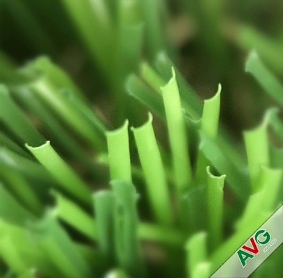 Nouvelle herbe artificielle extérieure dense avec le sentiment de main molle et la couleur attrayante fournisseur