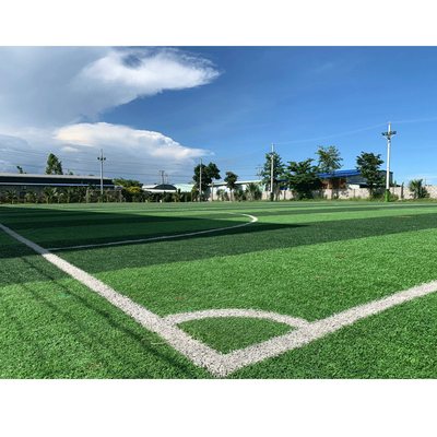 petit pain artificiel vert tendre d'herbe de 40mm pour le terrain de football